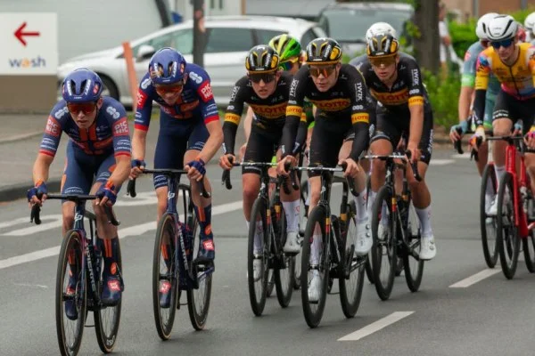 professional cycling peloton race